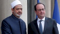 شيخ الأزهر يعرض أمام هولاند ما يقوم به 