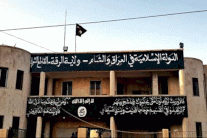 الجيش السوري يدخل محافظة الرقة