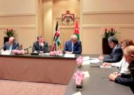 عاهل الأردن يطلع على 