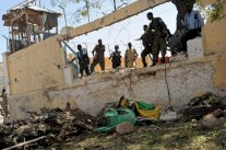 انفجار سيارة مفخخة واطلاق نار في فندق في مقديشو