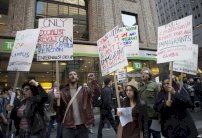 مواجهات بين مؤيدي ترامب ومعارضيه في كاليفورنيا