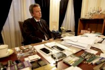 لبنان يغلق 100 حساب تابع لحزب الله