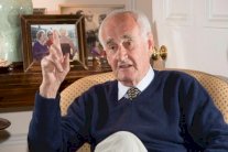 وزير دفاع ثاتشر: كاميرون ليس عاقلًا