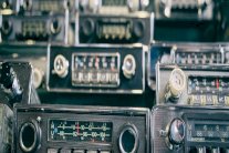 هل تقضي سيارات القيادة الذاتية على الراديو؟