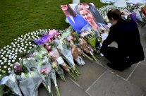 إغتيال كوكس يغير معطيات حملة الاستفتاء في بريطانيا