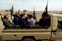 الحوثيون يقتربون من قاعدة العند الجوية الاستراتيجية