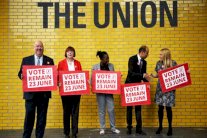 حملة الاستفتاء البريطاني تُستأنف بعد مقتل كوكس