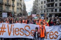 الآلاف يتظاهرون في برشلونة للمطالبة باستقبال المهاجرين