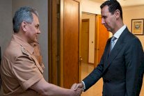 وزير الدفاع الروسي يحادث بشّار