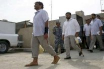 العراق يُطلق آلاف المعتقلين