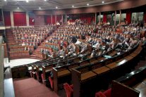 البرلمان المغربي يصادق على مشروع قانون الصحافة والنشر