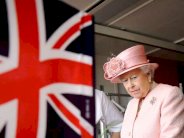 راتب الملكة اليزابيث يرتفع إلى 43 مليون استرليني!