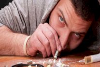 ارتفاع عدد مدمني المخدرات إلى أرقام قياسية