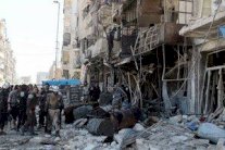 قصف روسي عنيف على حلب وسط اشتباكات عنيفة