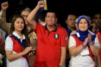 رودريغو دوتيرتي يعد الفلبينيين بـ