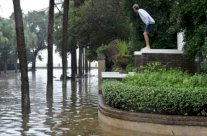 مصرع 23 شخصًا في فيضانات في شرق أميركا