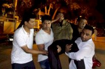 المهاجمون فصلوا الأجانب عن البنغلادشيين قبل ذبحهم