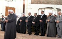 الاسد يؤدي صلاة عيد الفطر في حمص