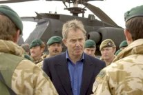 بلير لن يحاكم أمام جنائية لاهاي