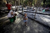 حشود مسلحة تهدم مسجدا في بورما