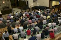 300 مسلم يصلون الجمعة داخل كنيسة بواشنطن!