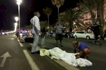 مقتل طفلين ونقل خمسين اخرين الى الستشفيات اثر اعتداء نيس