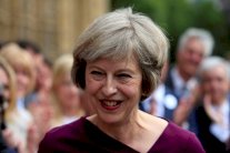 ماي: نحتاج وقتًا قبل بدء محادثات 