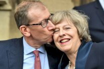 أول توقعات بأسماء حكومة تيريزا ماي