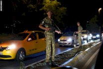 الإنقلاب في تركيا يُفرح الموالين ويُحزن المعارضين في سوريا