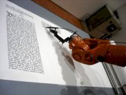 صحف ووكالات عريقة تستعين بالروبوتات لتحرير الأخبار