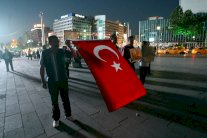 آلاف الاتراك يتظاهرون مجددا للتنديد بمحاولة الانقلاب