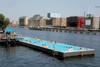 ألمانيا تستثمر المهاجرين في ضبط حمّامات السباحة