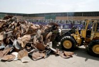 السلطات الإيرانية تدمر مئة ألف طبق لاقط