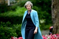 رئيسة وزراء بريطانيا تزور وارسو لبحث وضع المهاجرين البولنديين