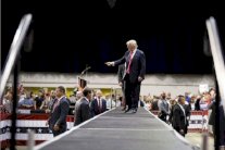 هؤلاء مرشحون لمناصب حساسة في إدارة ترامب