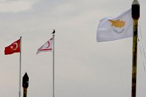 قبرص تهدد بأزمة يونانية ـ تركية حادّة