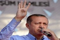 تركيا بين شعارها و(شعار رابعة)!