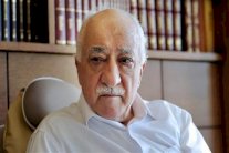 مدعون أتراك يطالبون بسجن غولن 1900 عام!