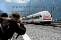 اعتداء على ركاب قطار في سويسرا