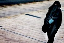 ألمانيا تدعو إلى حظر جزئي للنقاب