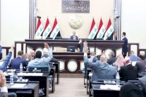 البرلمان العراقي يفشل بسحب الثقة من وزير الدفاع