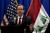 السفير الأميركي يستعجل حل خلافات وزير الدفاع العراقي