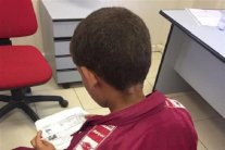 طفل مصري يصل إلى إيطاليا بقارب مطاطي