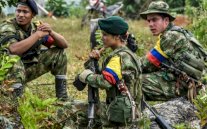 الحكومة الكولومبية وحركة التمرد 