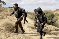تنظيم تابع لتنظيم القاعدة يتبنى هجوما على دورية للجيش التونسي