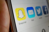 اتهام مواقع التواصل بعدم محاربة (الجهاديين)