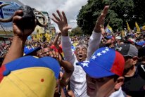 أنصار مادورو يدعون إلى تظاهرات مضادة في فنزويلا