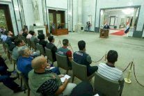 حج النواب وغيابهم يعطلان التغيير الوزاري في العراق