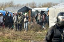 فرنسا ستواصل تفكيك مخيم كاليه 