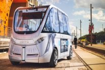 فرنسا تختبر حافلات ذاتية القيادة